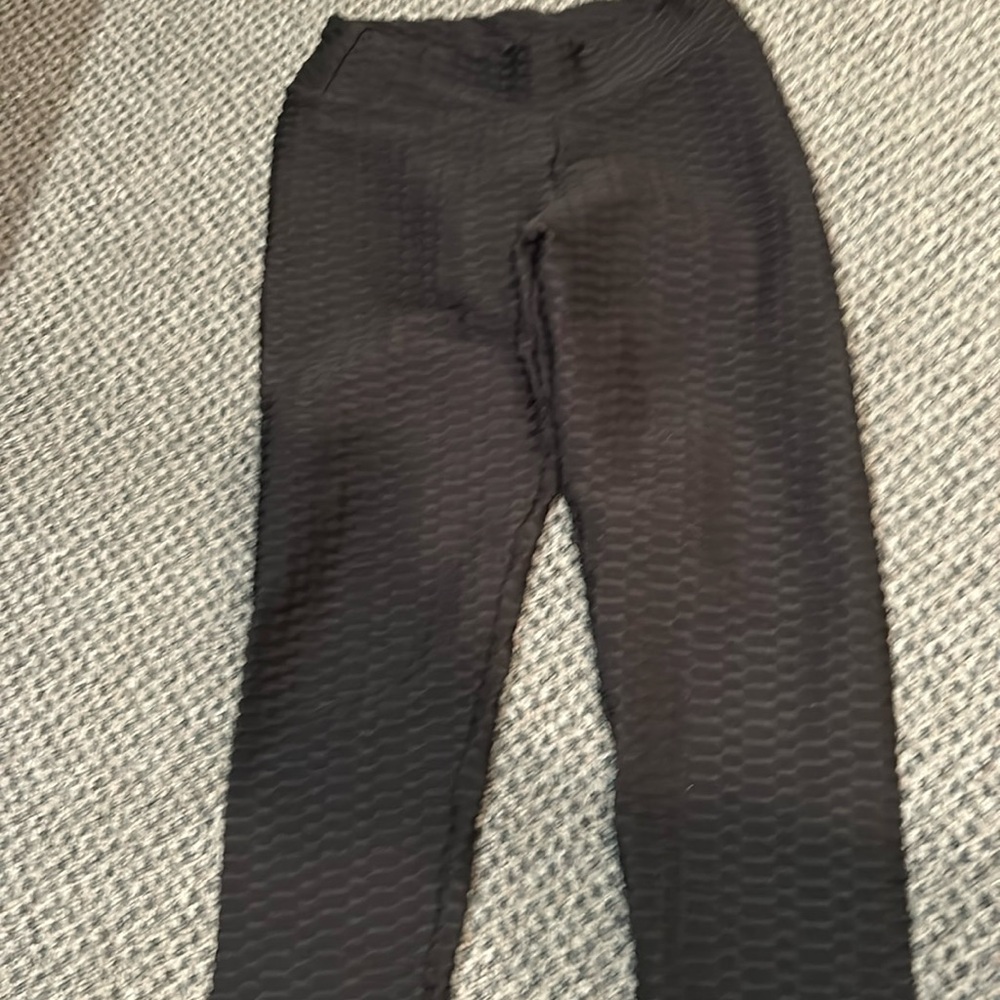 Size medium touched butt scrunch leggings